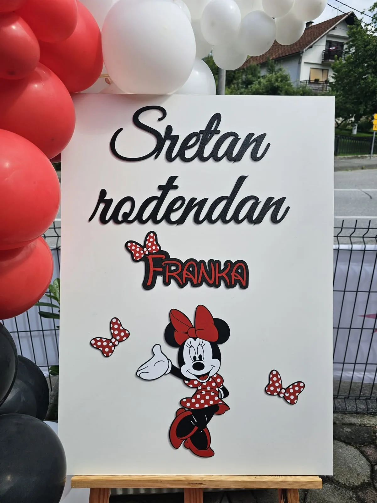 Pet grešaka pri naručivanju personaliziranog poklona koje produže rok izrade